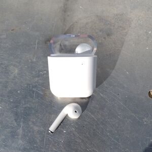 Audio Pods2 High Quality Wireless Earbuds with Charging Case - White